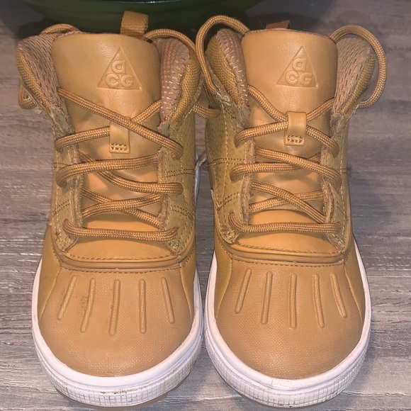 kids acg boots